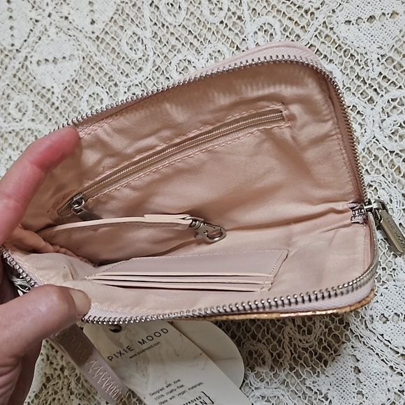 Pixie Mood Stacy Wristlet - Rose/Metallica Cork - Picture 5 of 13